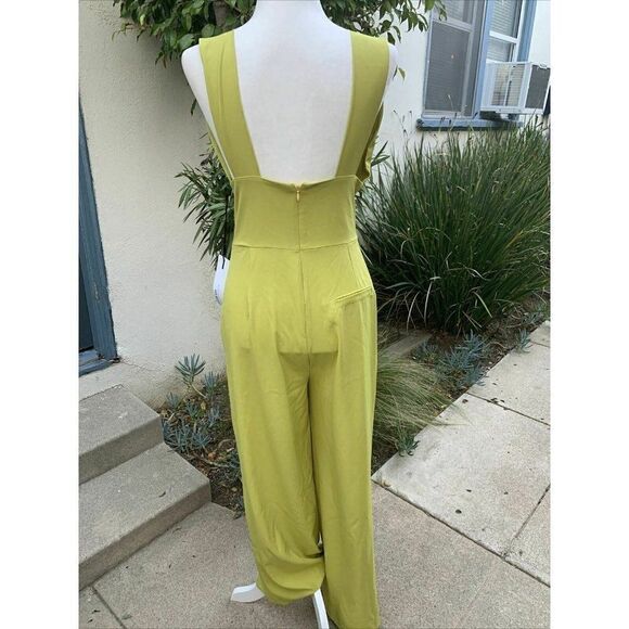 Via Bovio Womens New Solid Moss Green V Neck Tank Jumpsuit Romper Small Italy - Picture 6 of 9